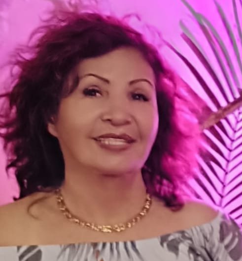 Periodista, Lic. Sara Torres Lovaton, larga trayectoria profesional, directora de la Revista lnternacional bilingüe Imágenes Perú Mundo desde el año 2009..ahora en versión digital..www.imagenesperumundo.com